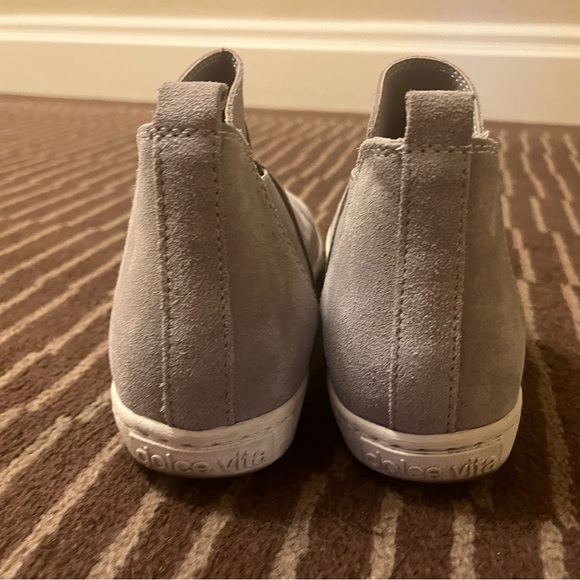 NWT Dolce Vita Tasha Suede High-Top Sneakers Gray - Picture 2 of 3